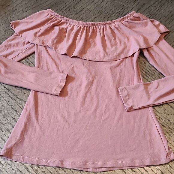 Size small blush pink off shoulder ruffle top - Picture 3 of 3